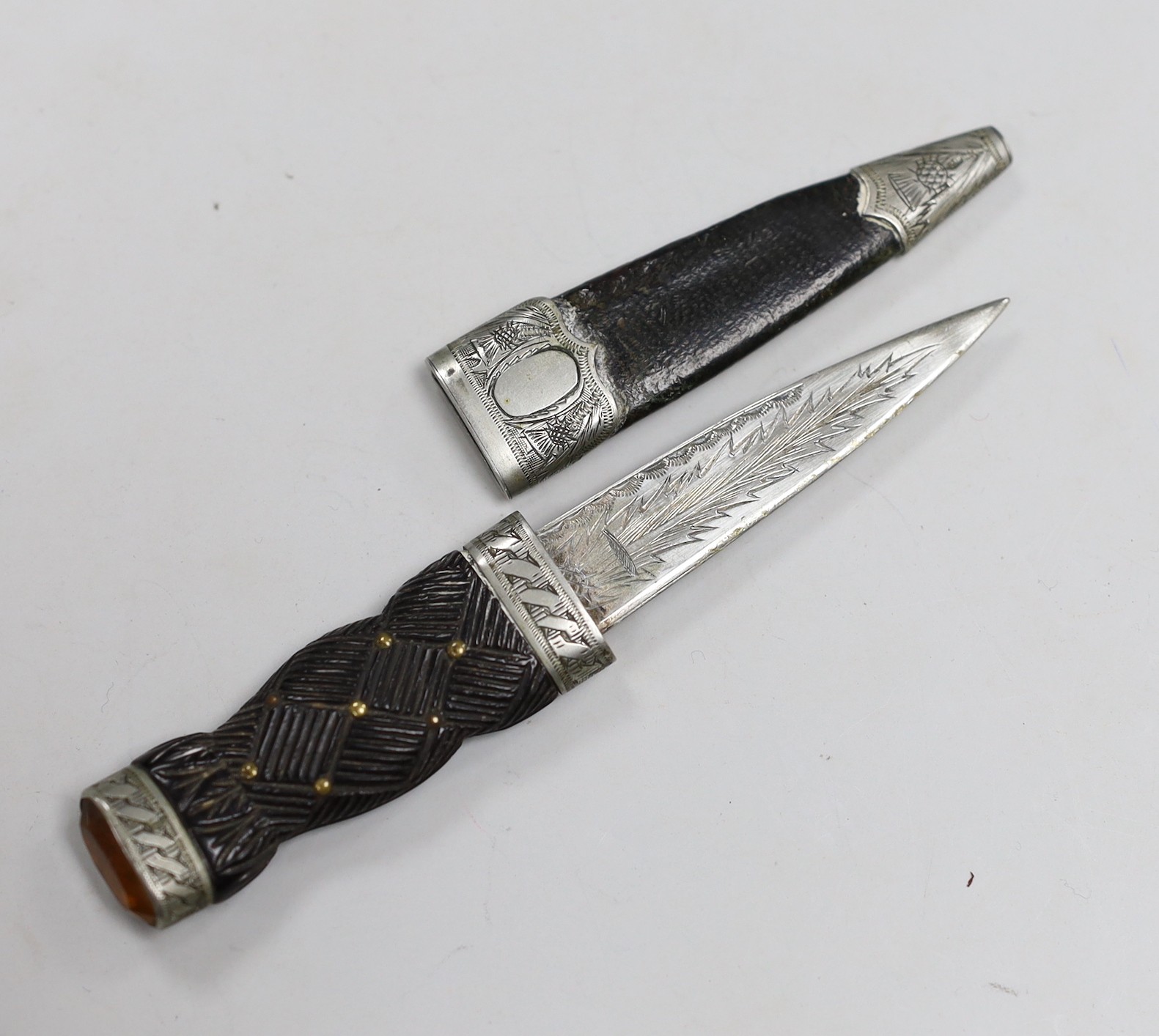 A Scottish sgian dbuh, 12.5cm